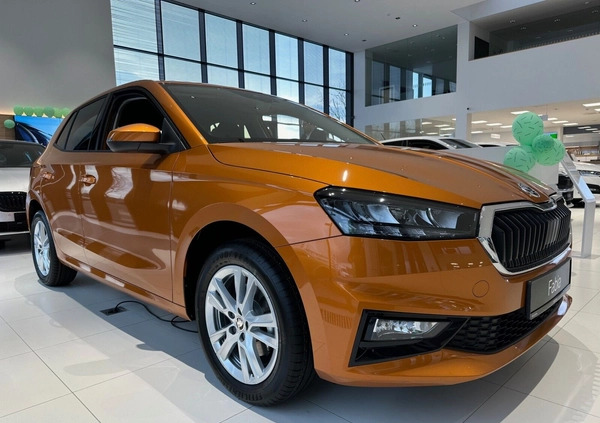 Skoda Fabia cena 98990 przebieg: 4, rok produkcji 2024 z Ćmielów małe 121